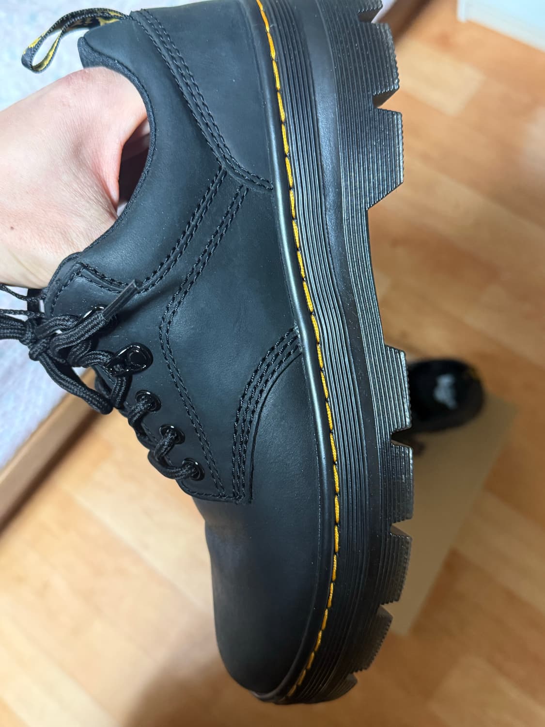 260) 닥터마틴 리더 와이오밍 레더 상품이미지3