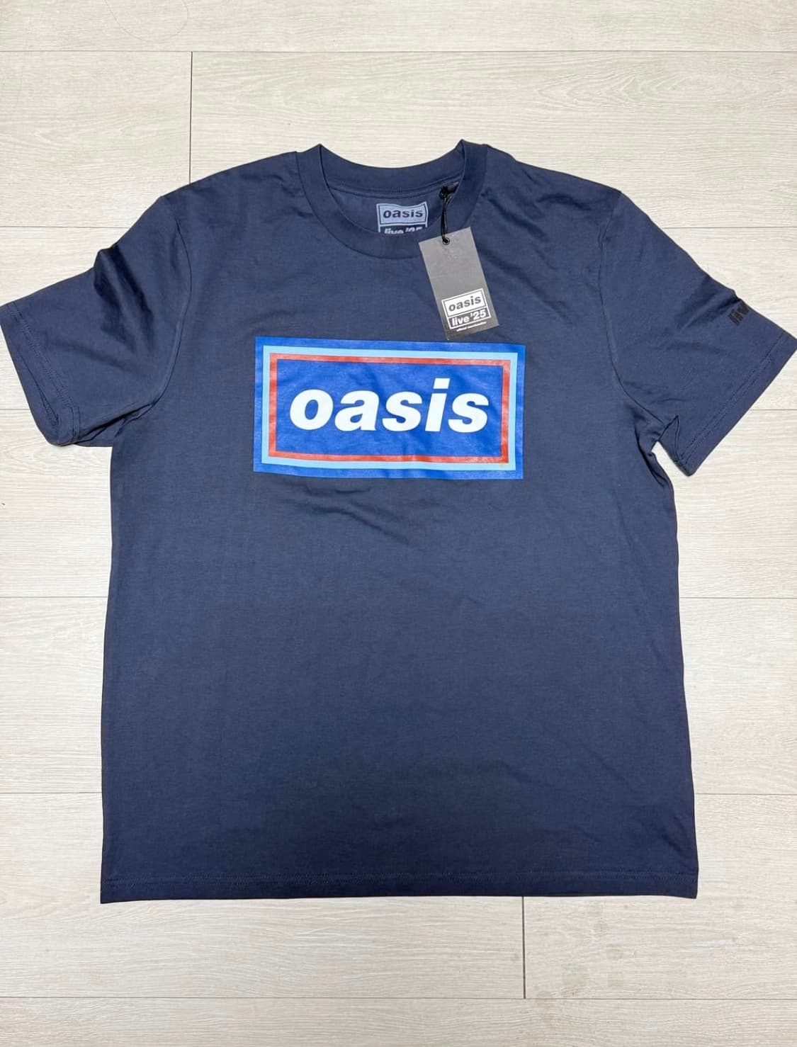 오아시스 라이브25 공식 96' 레트로 로고 티셔츠 다크네이비 상품이미지1