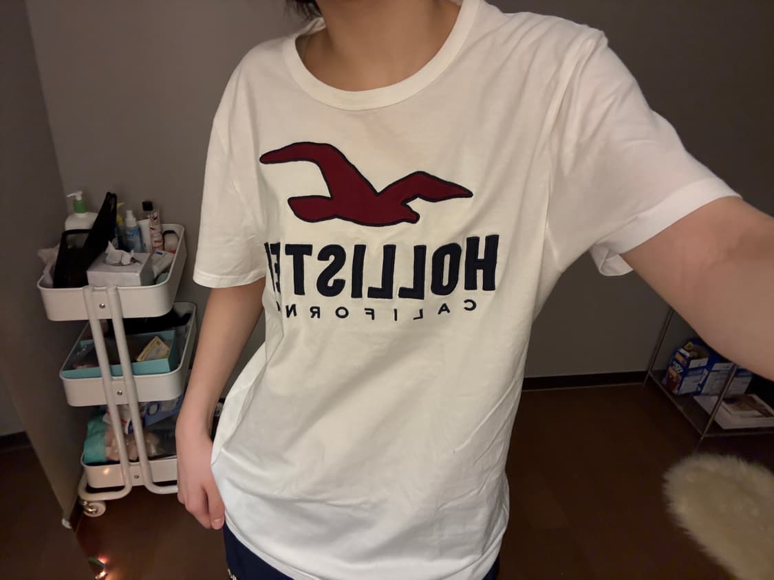 홀리스터 화이트 레드 블랙 빅로고 반팔티 상품이미지2