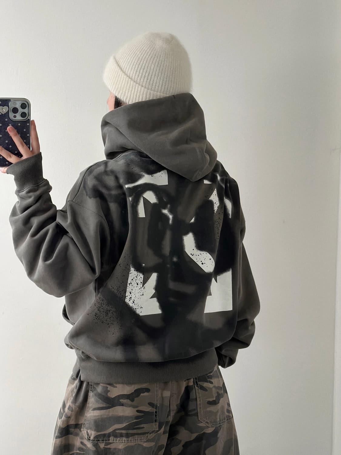 오프화이트 23SS 테디 에로우 스틸 후드티  상품이미지7