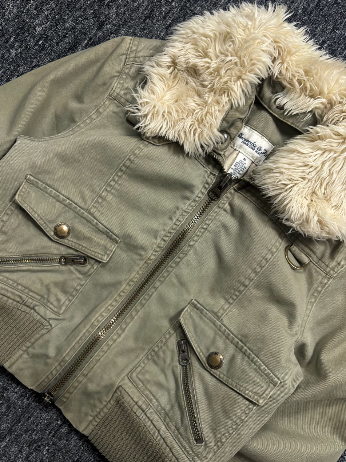 아베크롬비 퍼 카라 크롭 자켓 상품이미지6