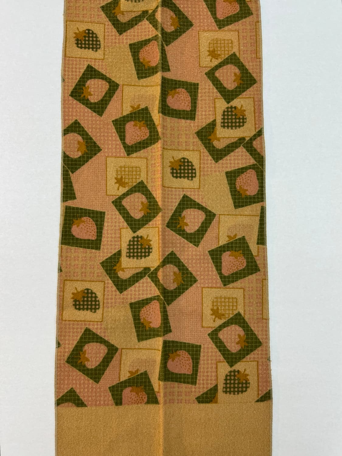 Strawberry pattern muffler 상품이미지2