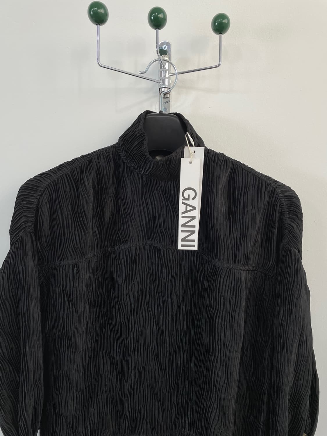 가니 플리츠 하이 넥 블라우스 상품이미지2