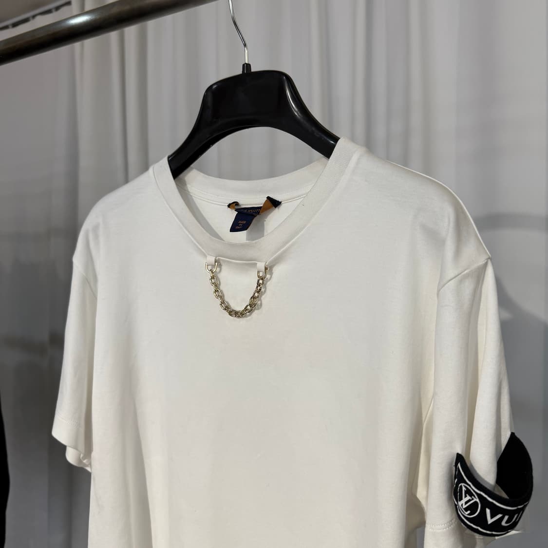 (M) 루이비통 lv 체인 디테일 여성 반팔 티셔츠 상품이미지2