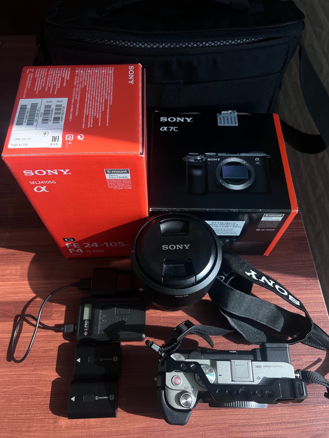 소니 A7C + SEL 24-105G렌즈,SmallRig케이지,배터리2개 상품이미지1