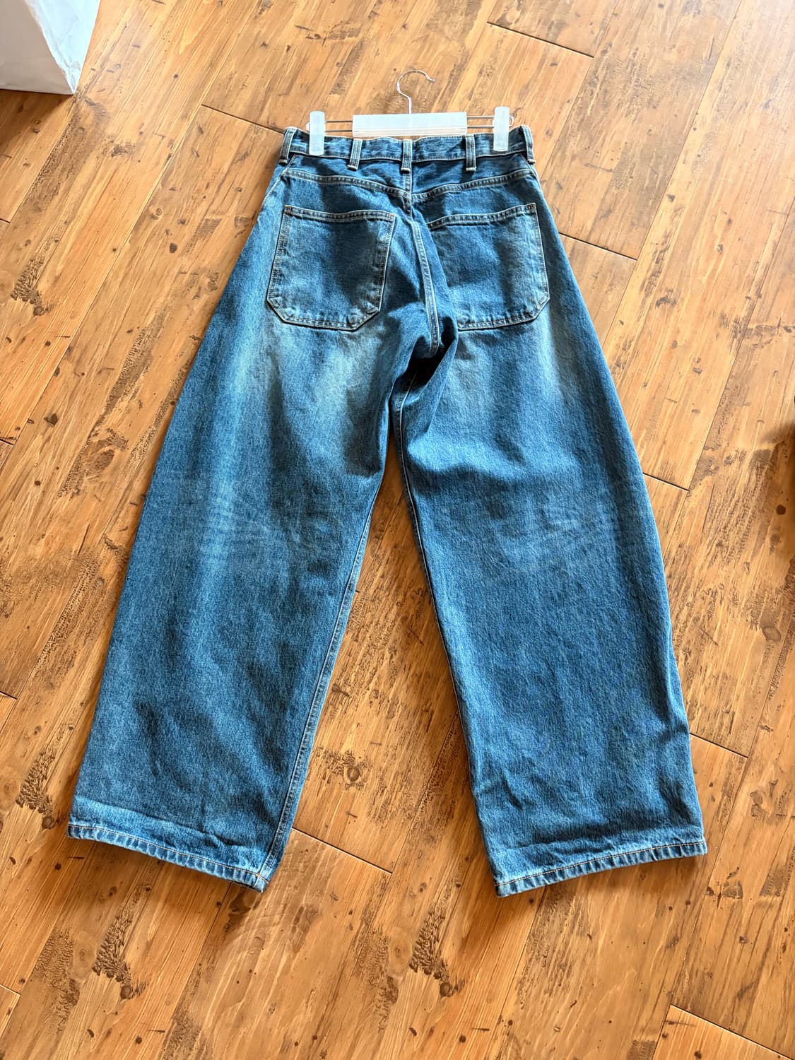 해칭룸 커브드팬츠 판매 상품이미지2