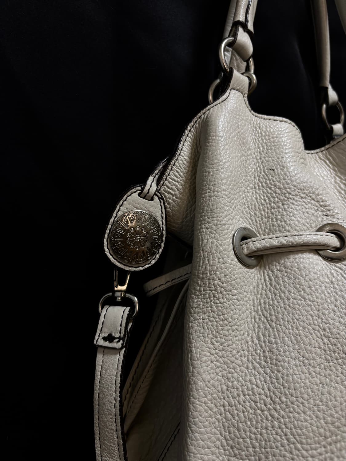 “Unknown” 00’s Design Pocket Detail Bag 상품이미지3