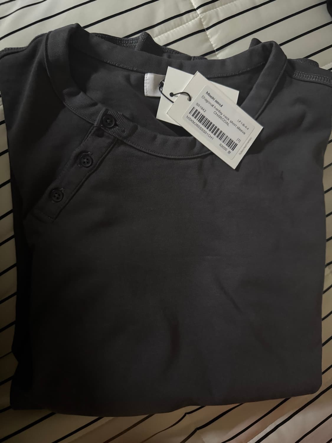 미세키 서울 헨리넥 반팔 Diagonal henley neck short 상품이미지2