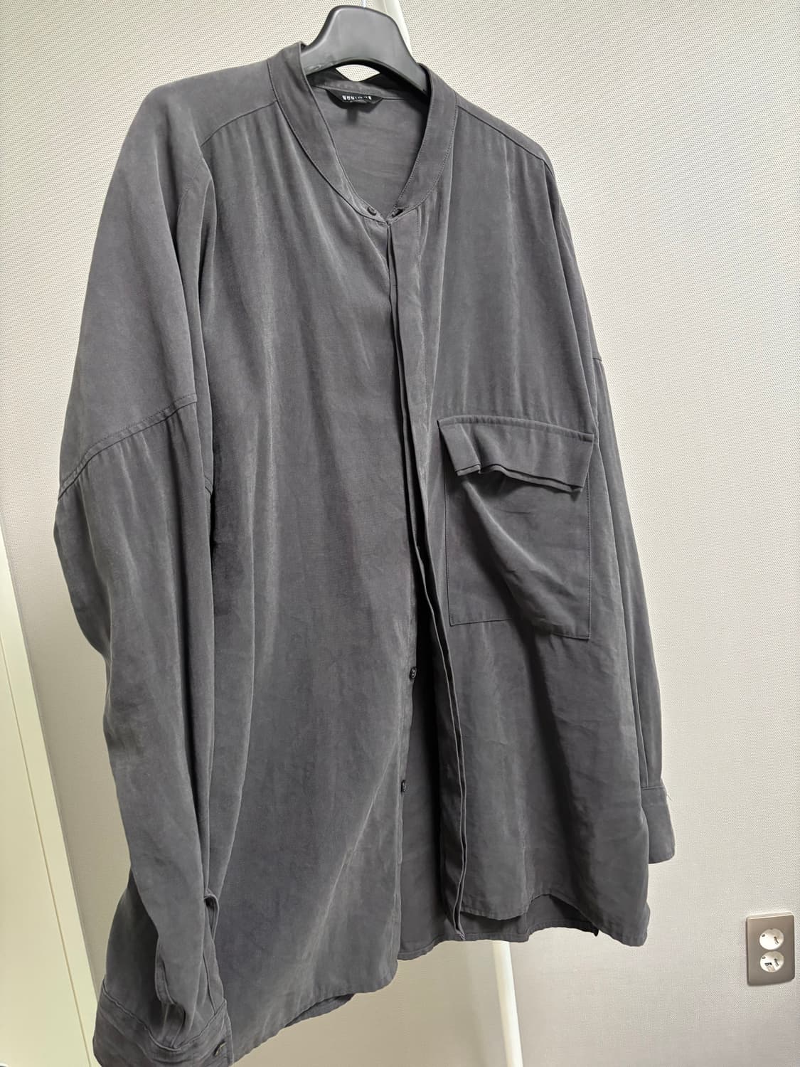 남성 히든단추 오버핏 헨리넥 셔츠 105-110 상품이미지3