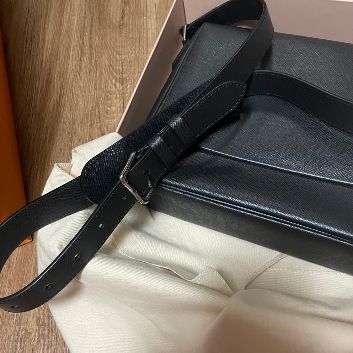 (새상품) 루이비통 로만PM 남자 크로스백 상품이미지6