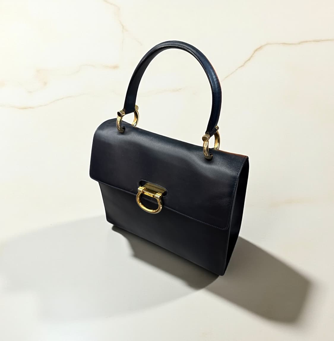 셀린느 플랩 레더 캘리 토트백 상품이미지3