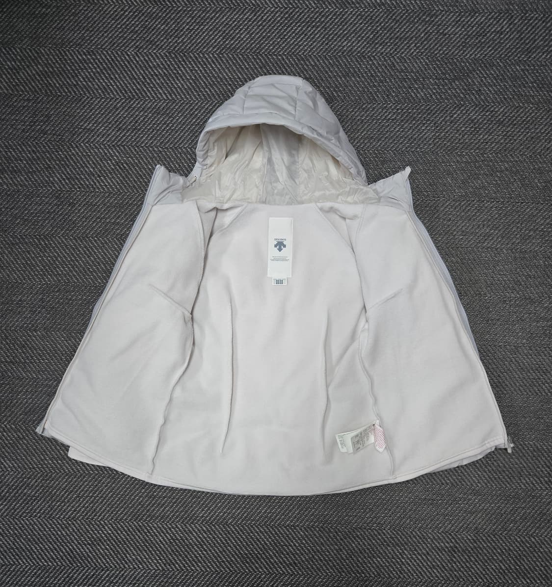 데상트 여성 숏패딩 트레이닝 구스다운패딩 점퍼 상품이미지4