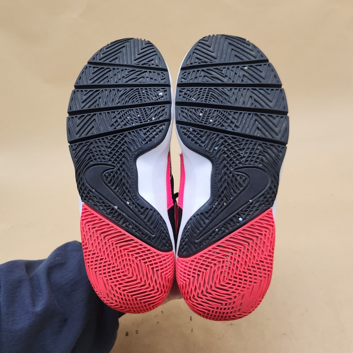 나이키 팀허슬 D8 농구화 225 상품이미지3