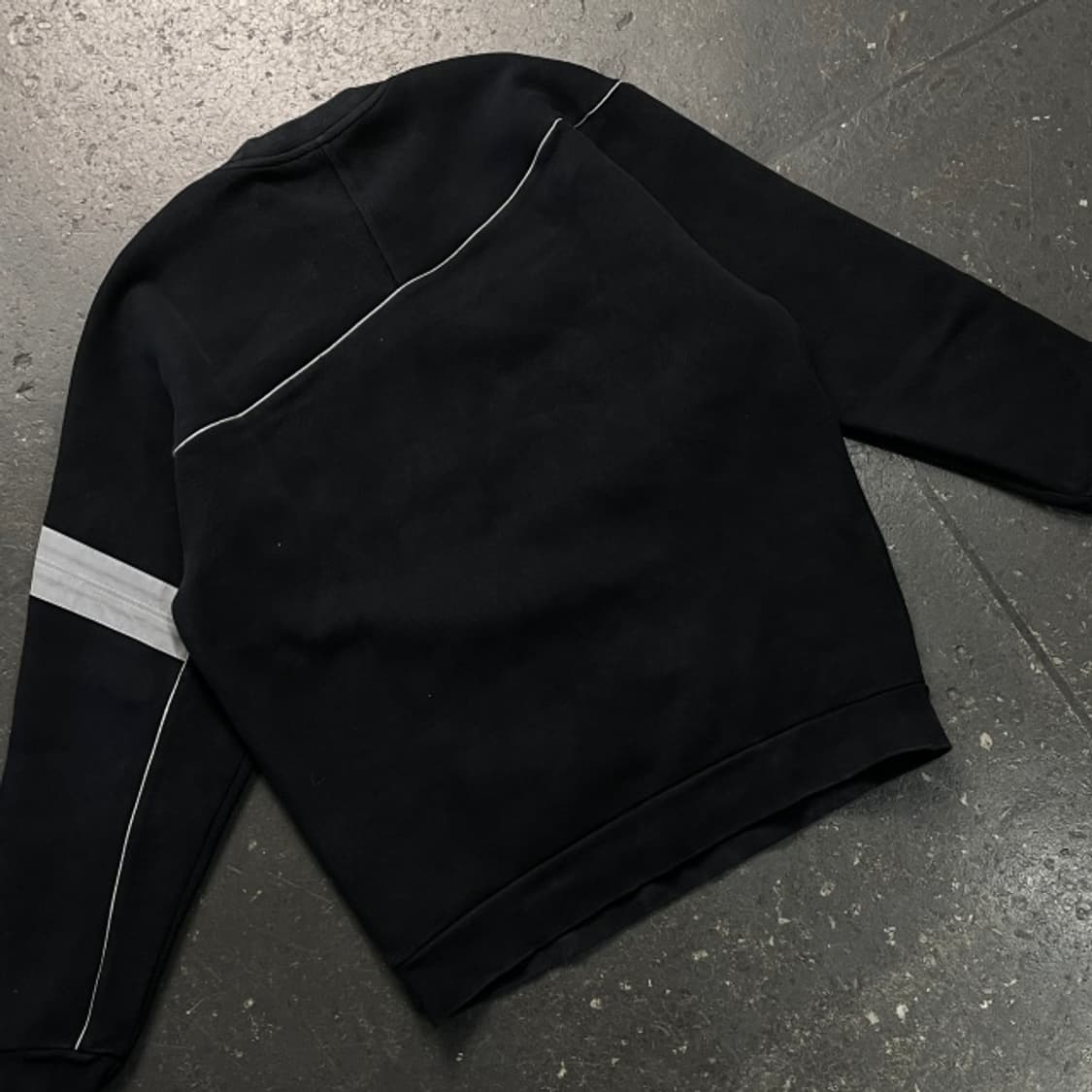 100 데상트 캐나다 맨투맨 상품이미지5