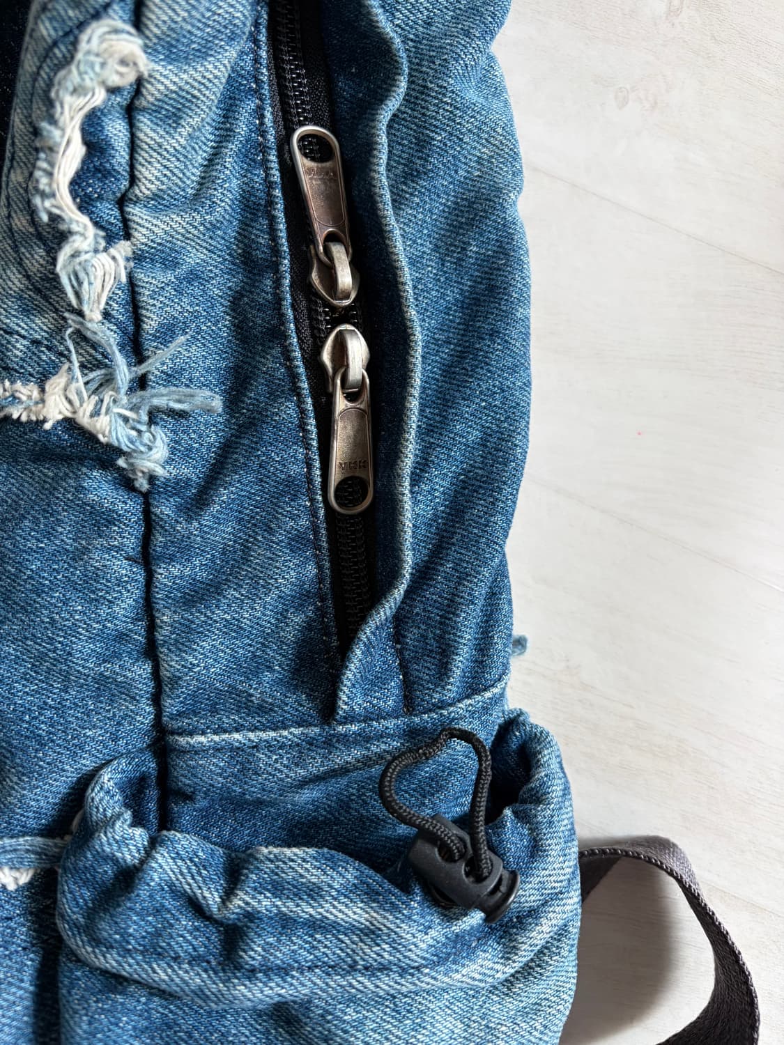 IUGAMAKARAS Washed Denim Turtle Backpack 상품이미지2