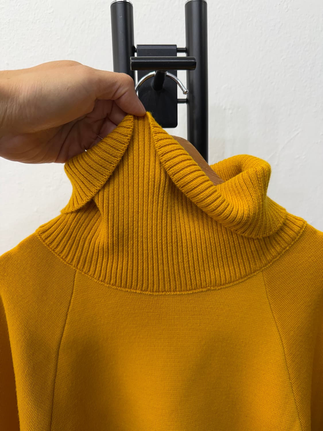 정품) ENFOLD 엔폴드 크롭 터틀넥 니트 38 상품이미지4