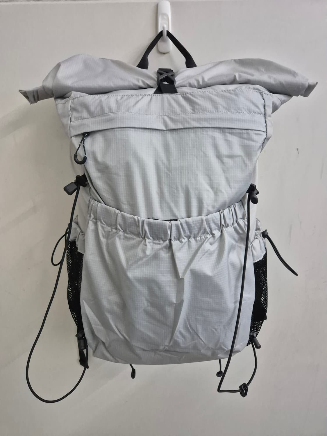 로우로우 스트링 윈드 백팩 020 라이트 그레이 상품이미지1