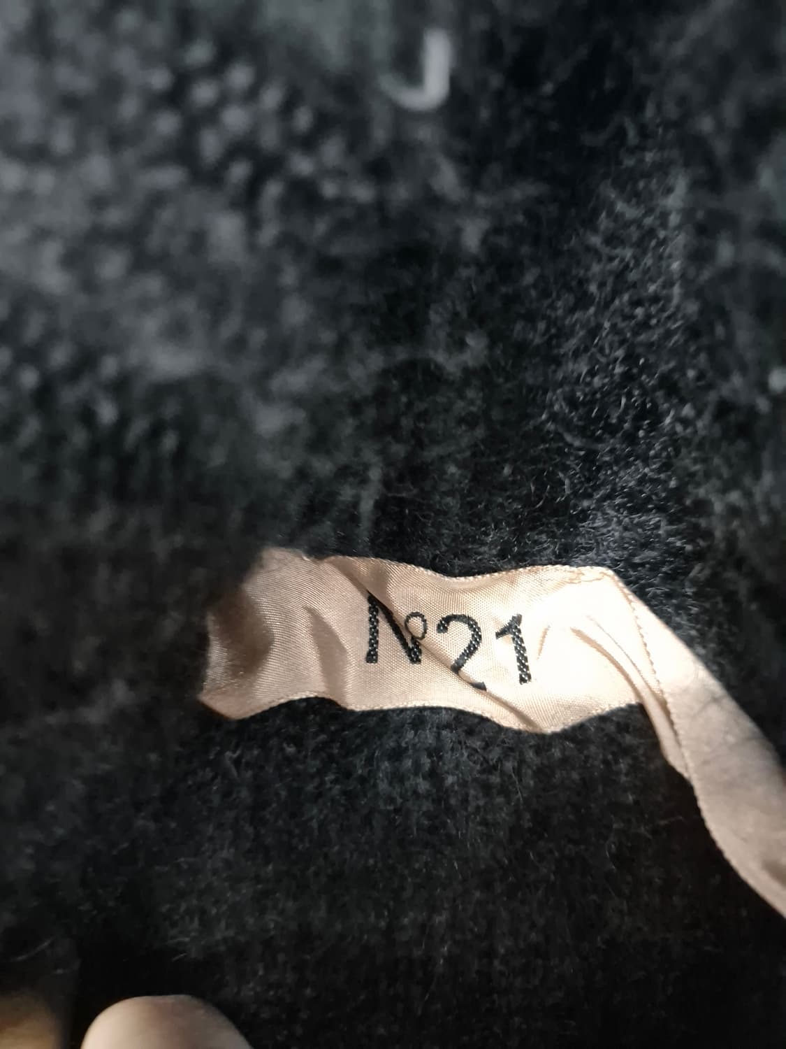 N21 모헤어 블랙니트 상품이미지6