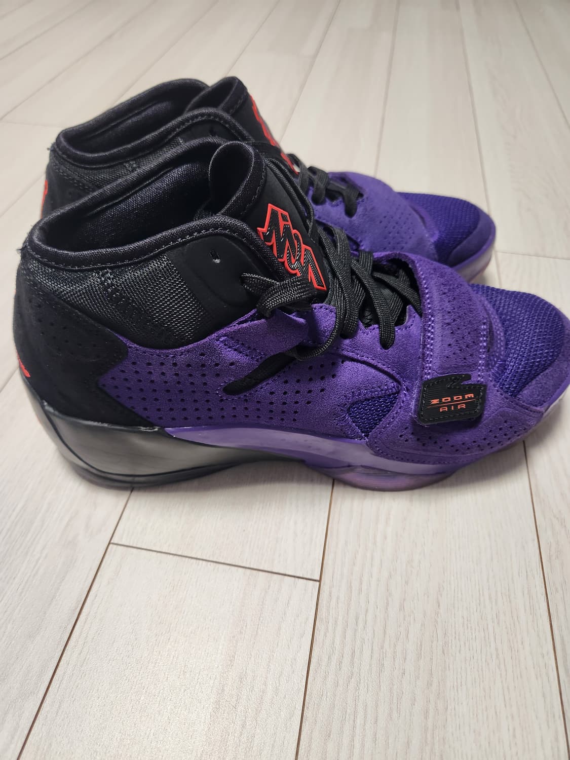 나이키 조던 자이언 2 PF 코트 퍼플 블랙 사이즈250

오염 하자없이 상품이미지5