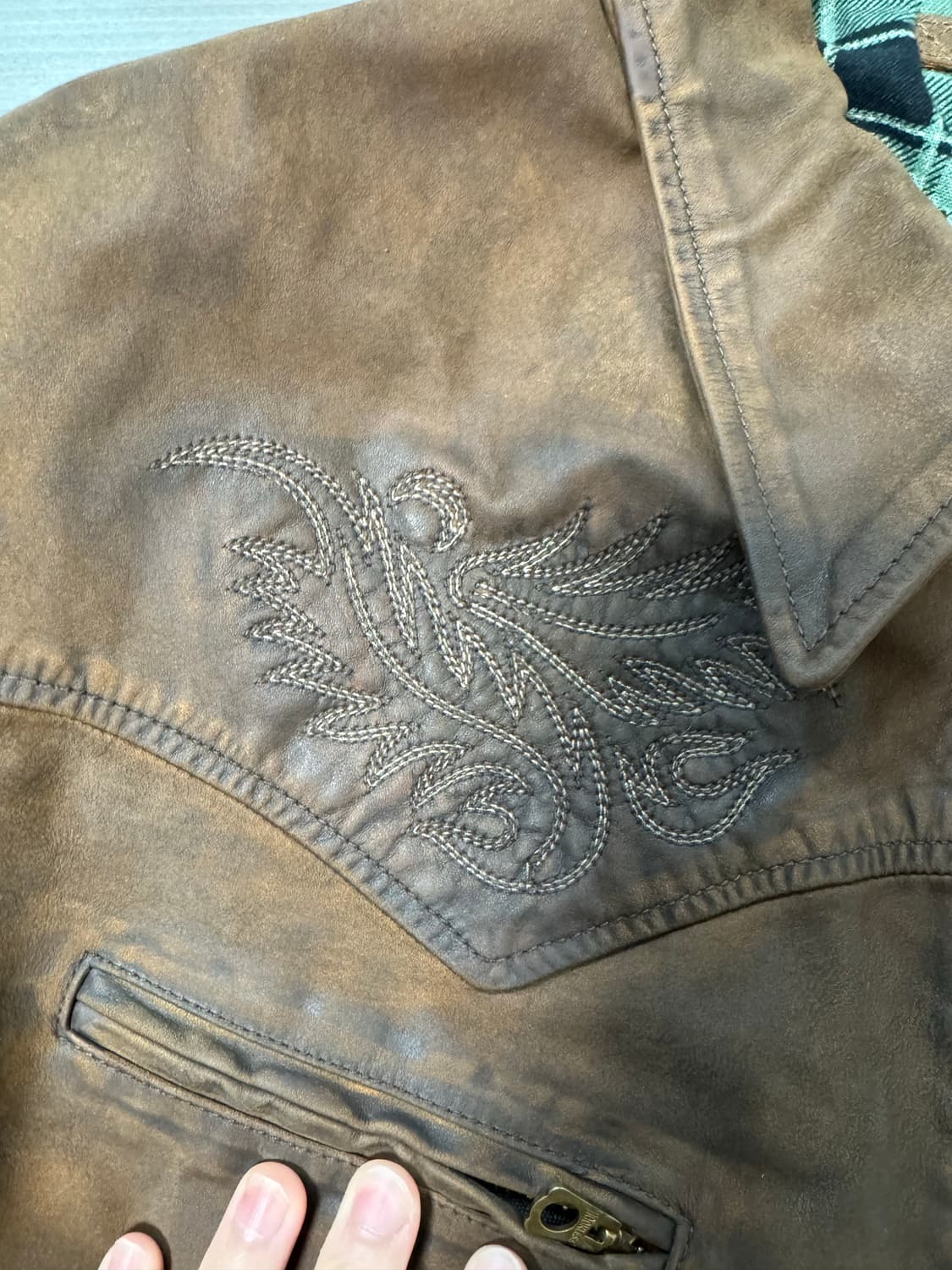 더블알엘 임브로이드 가죽자켓 XL사이즈 새상품 판매합니다. 상품이미지4