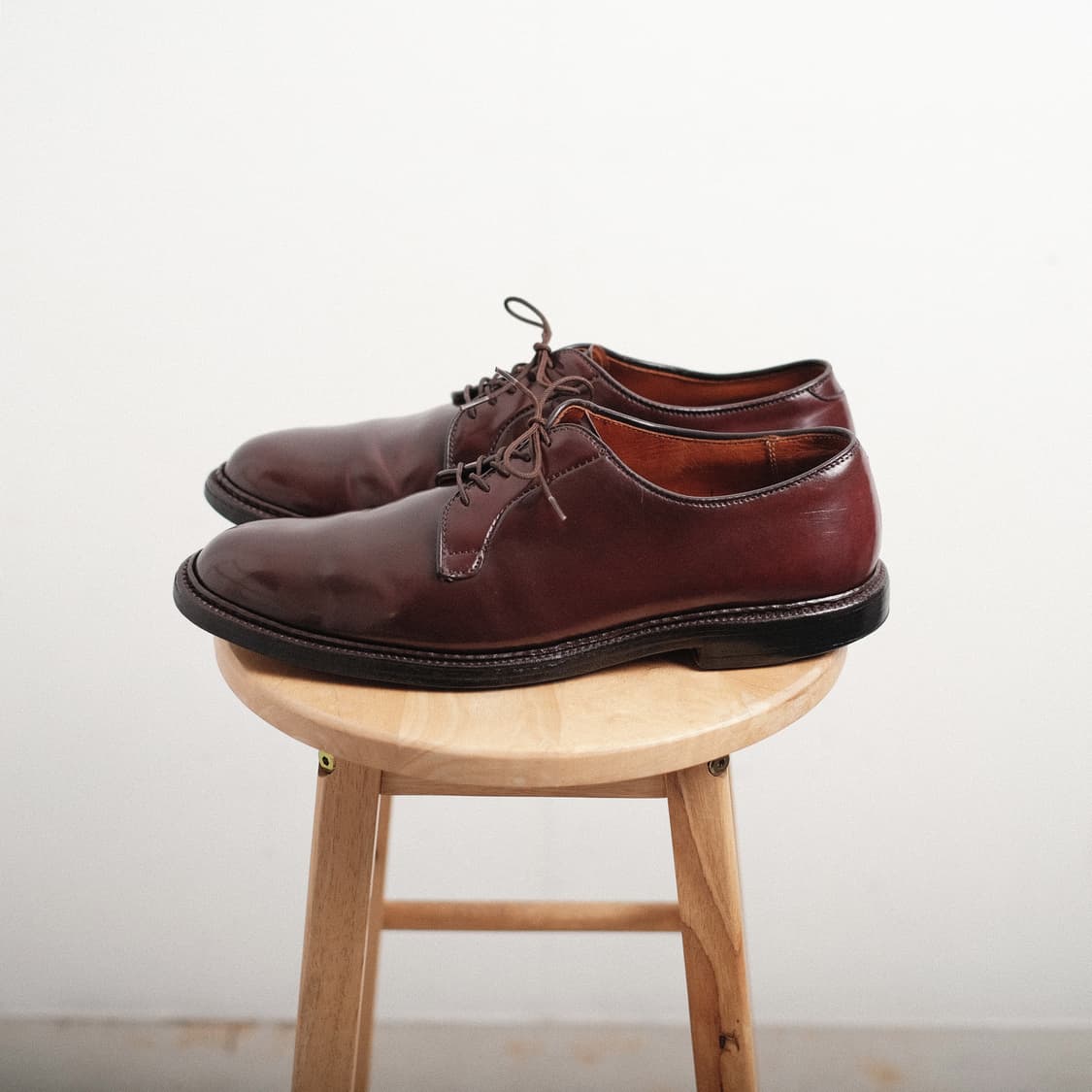 알든 990 10.5D(285-290)사이즈 버건디 코도반 플레인토 더비 상품이미지3