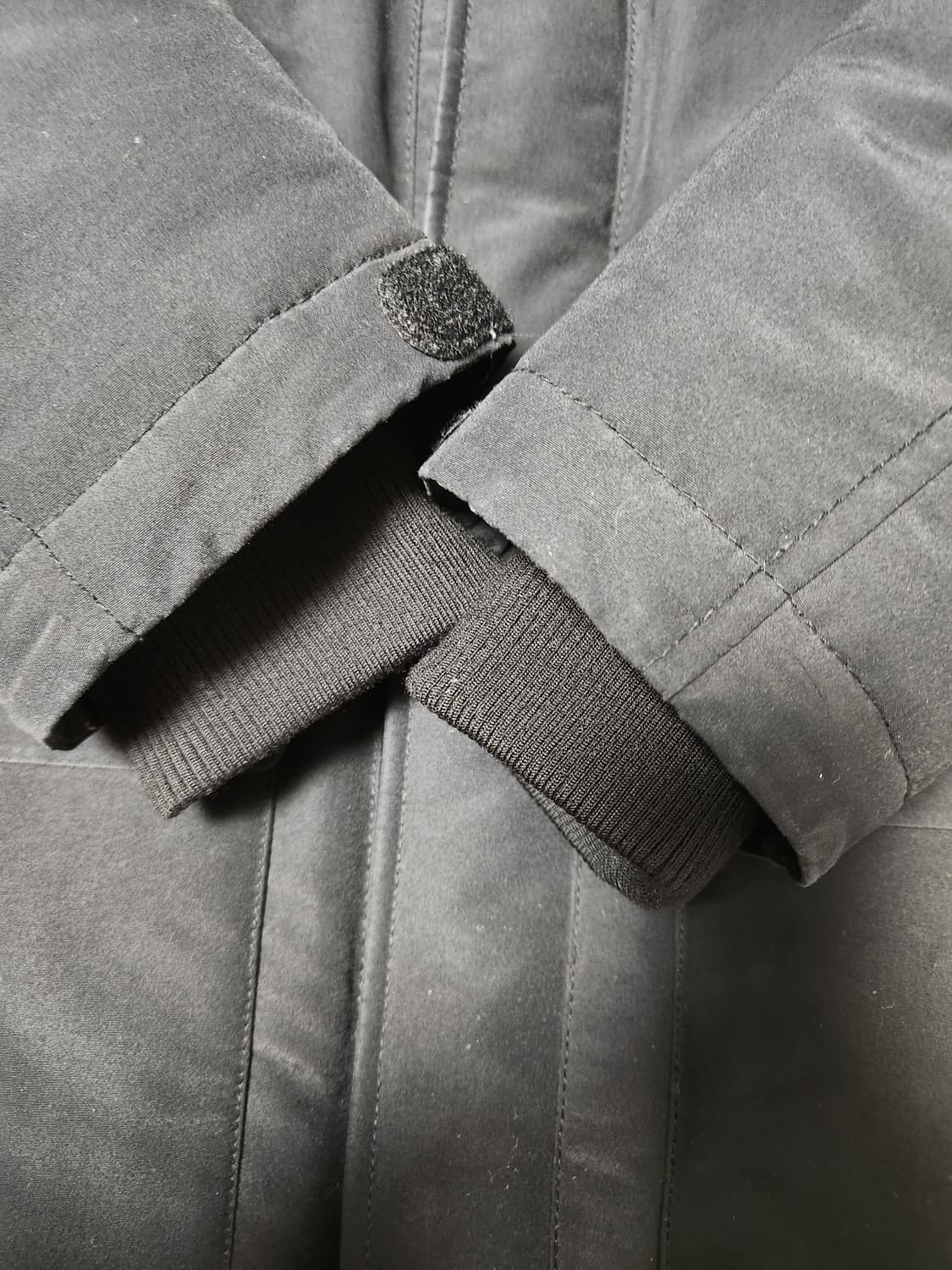 아이더 카라스3 다운패딩 자켓 사이즈90(s)

사용감 외에 오염하자없이 상품이미지5