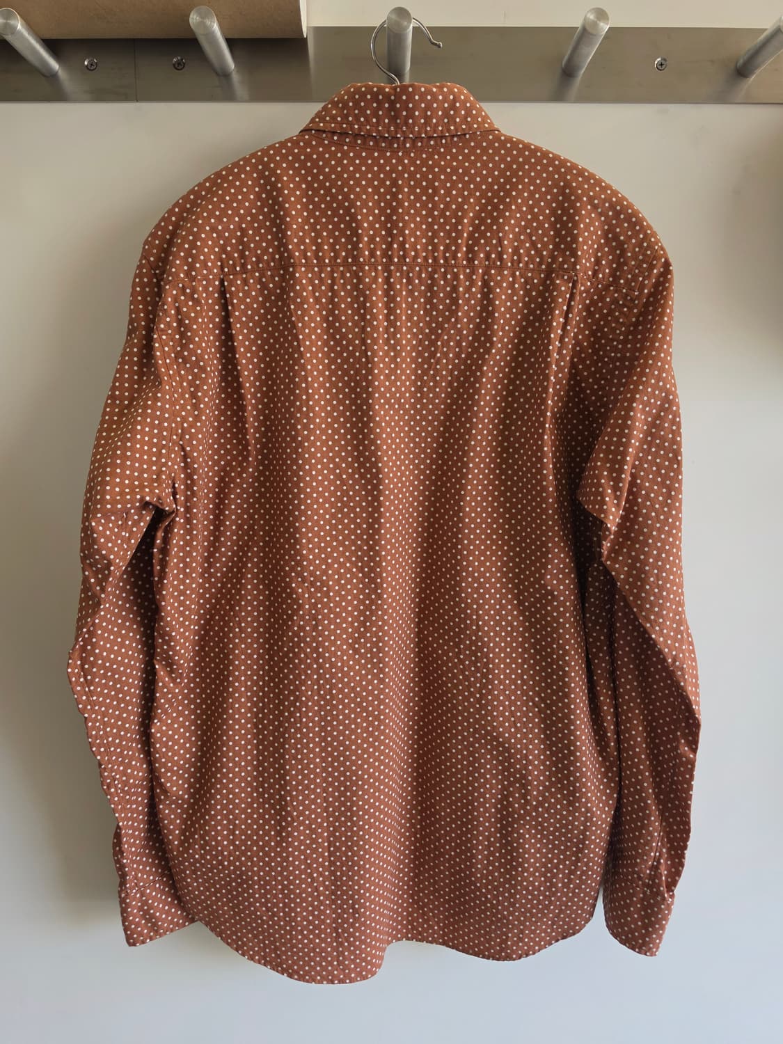 와코마리아 16ss 도트 셔츠 브라운 상품이미지2