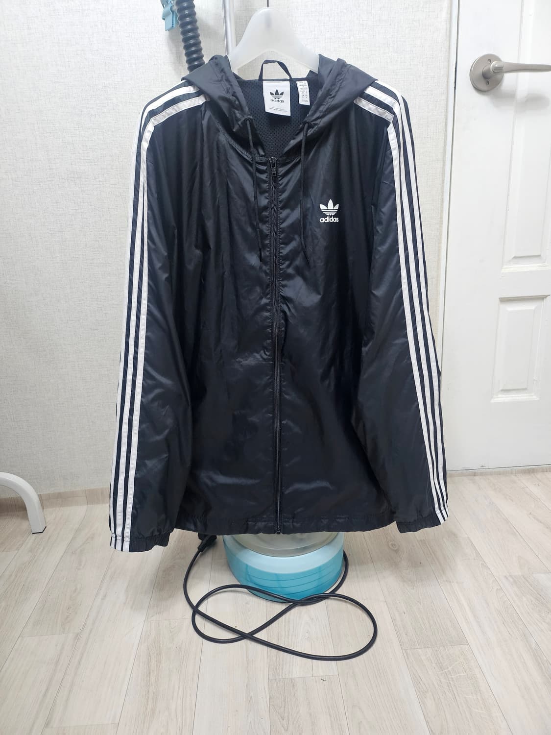 (105~110)XL☆초대장급☆아디다스 파이어버드백로고[검흰]우븐바람막이 상품이미지1