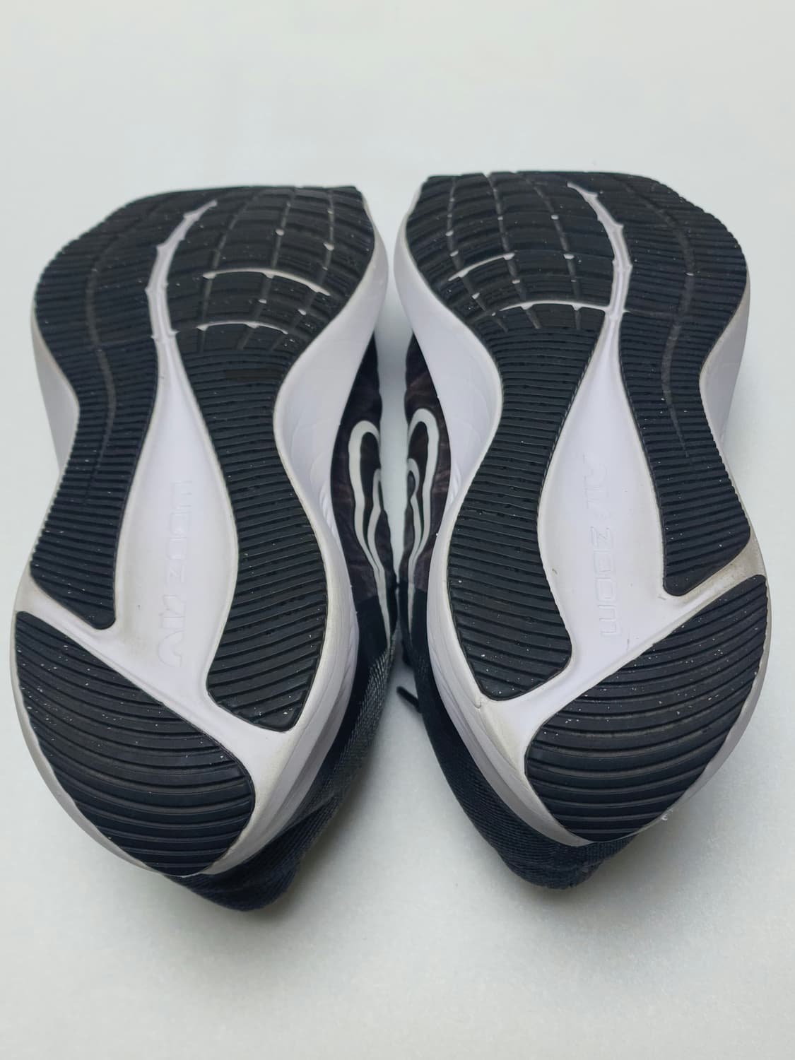 나이키 줌 윈플로 런닝화 블랙 235mm 상품이미지6