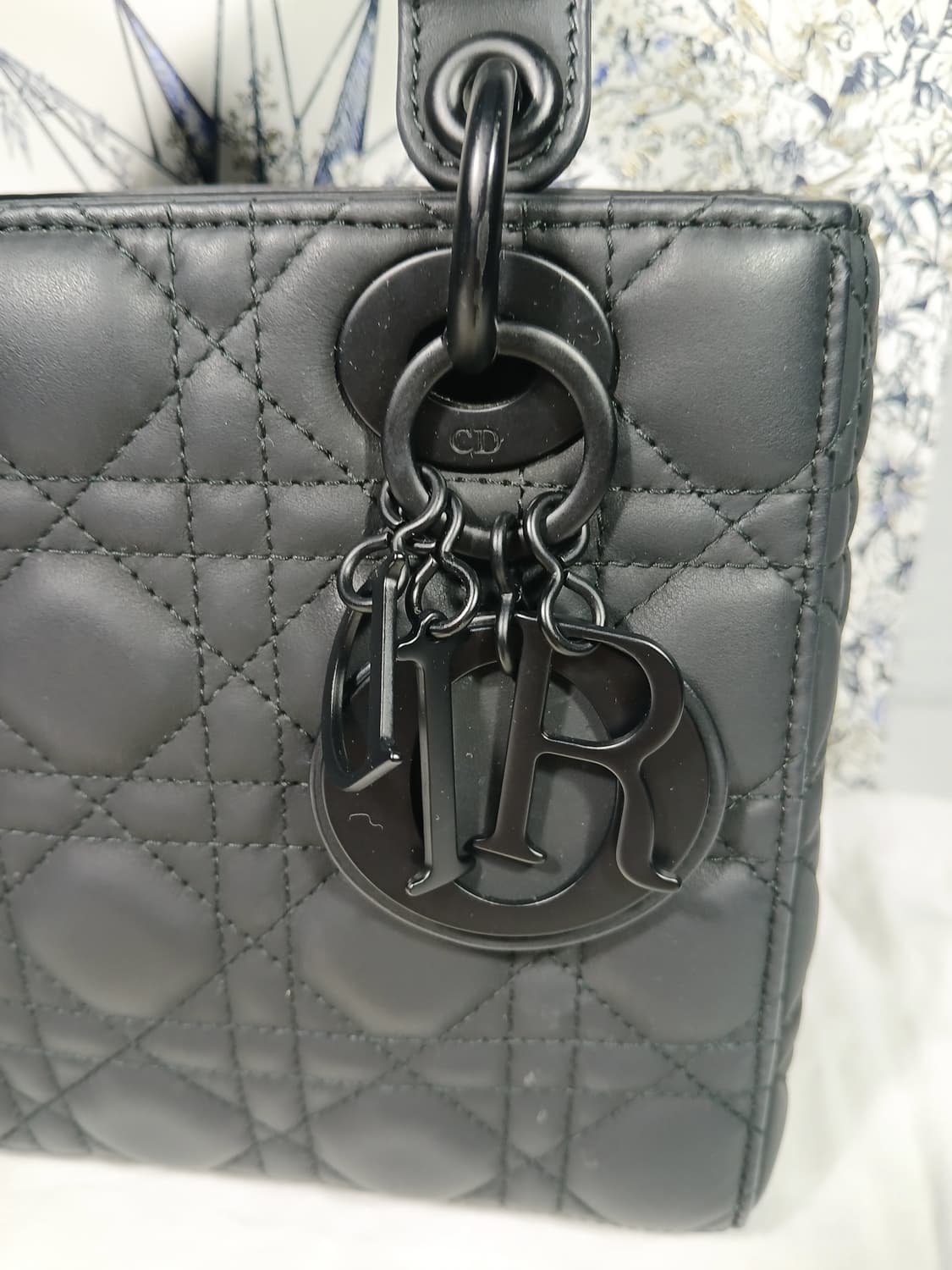 디올 레이디백 매트블랙 스몰 M0538SLOI 상품이미지3