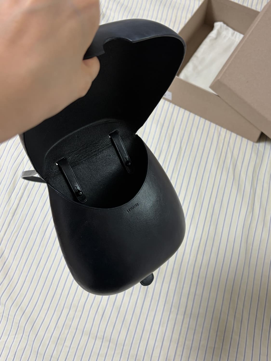 르메르 타코백 블랙 상품이미지6