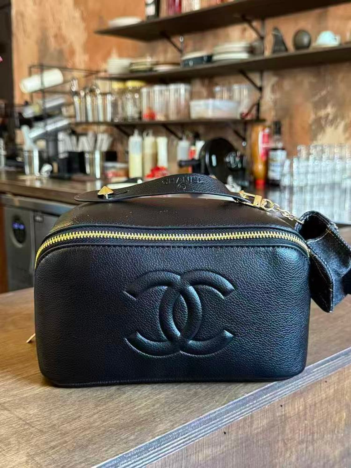 샤넬 블랙 파우치백 상품이미지1