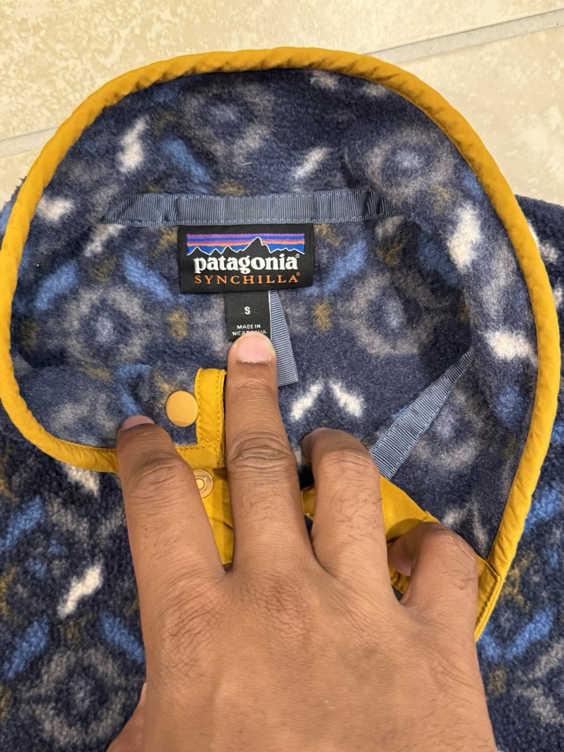 13FW 파타고니아 신칠라 스냅-T 네이비패턴/옐로우 상품이미지2