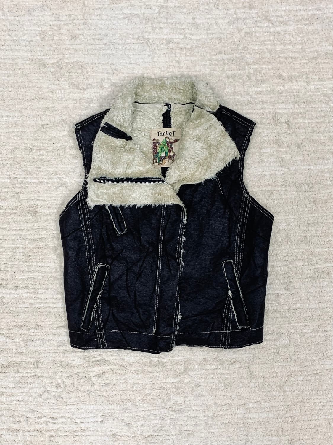 Deep Charcoal Shearling Vest 상품이미지1