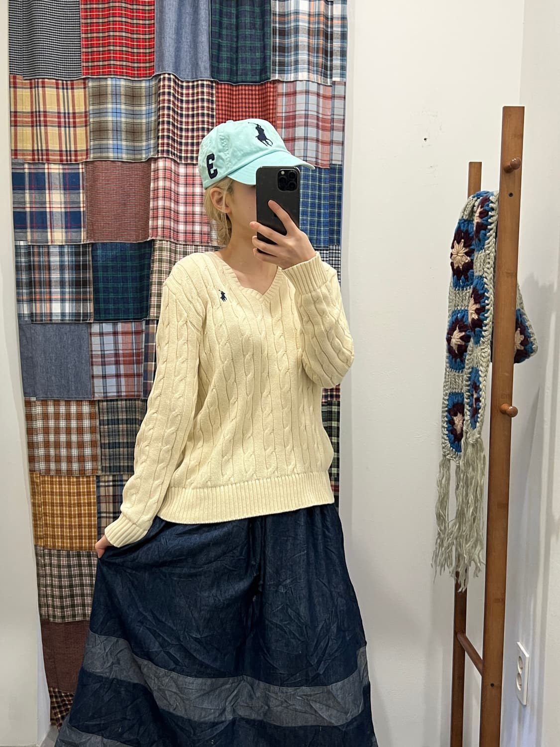 폴로 크림 꼬임 니트 상품이미지1