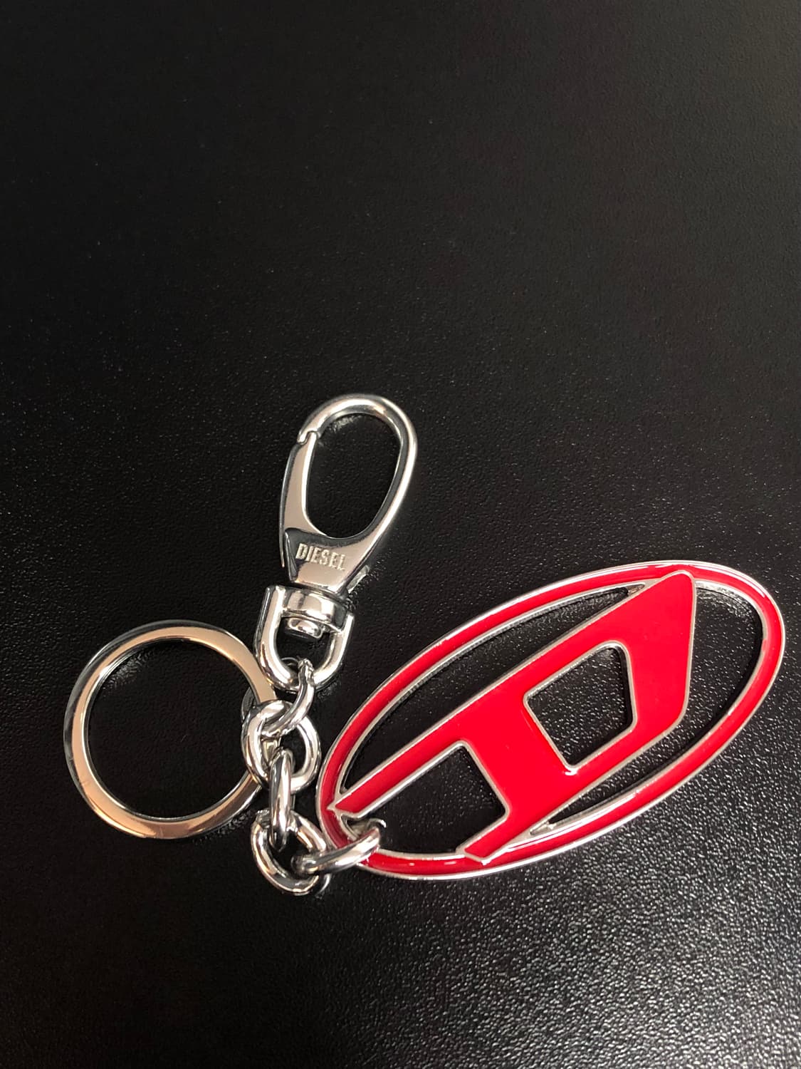 디젤 홀리 b로고 키링 레드 키체인 상품이미지3