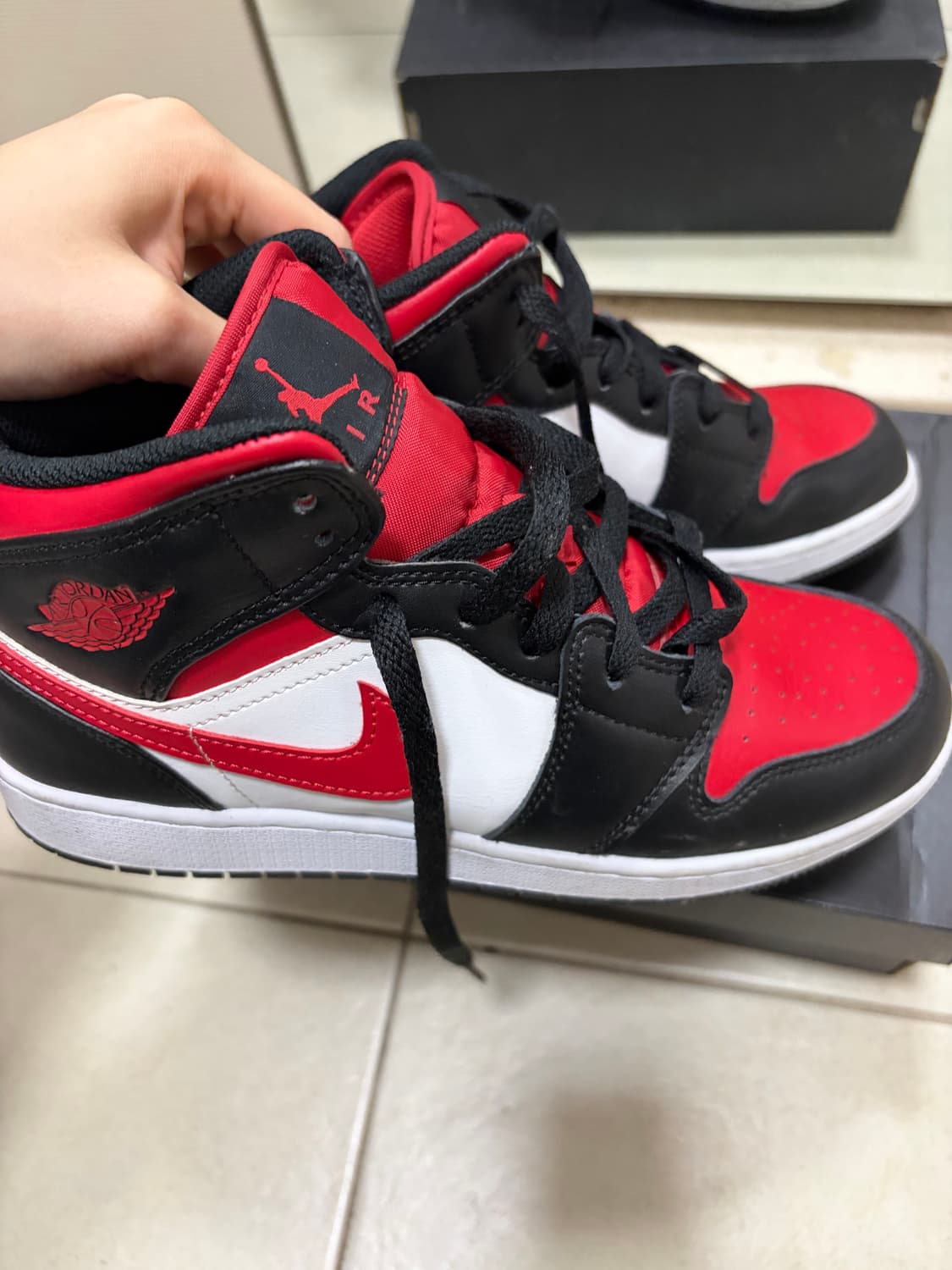 (GS) 조던 1 미드 블랙 파이어 레드 240 상품이미지3
