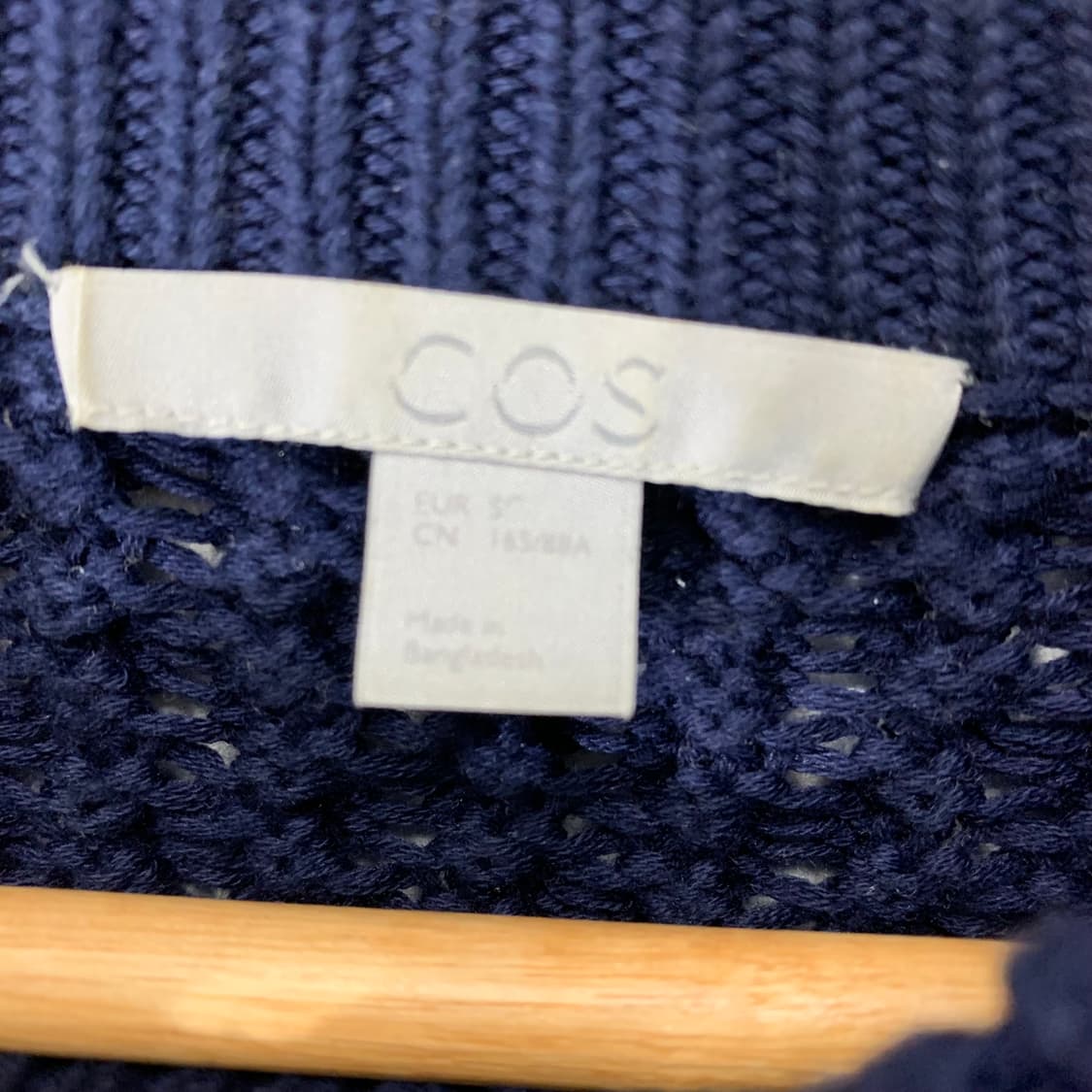 코스 핑거홀 라운드 니트 상품이미지4