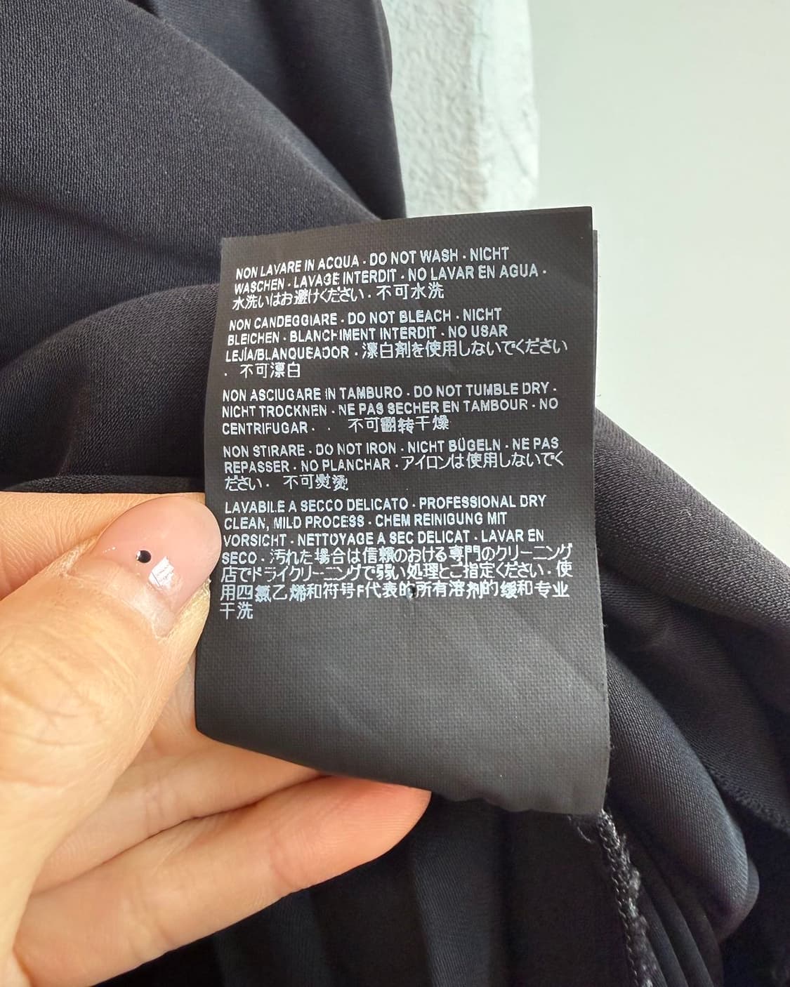 발렌시아가 블랙 플리츠 밴딩 랩 미디스커트 상품이미지10