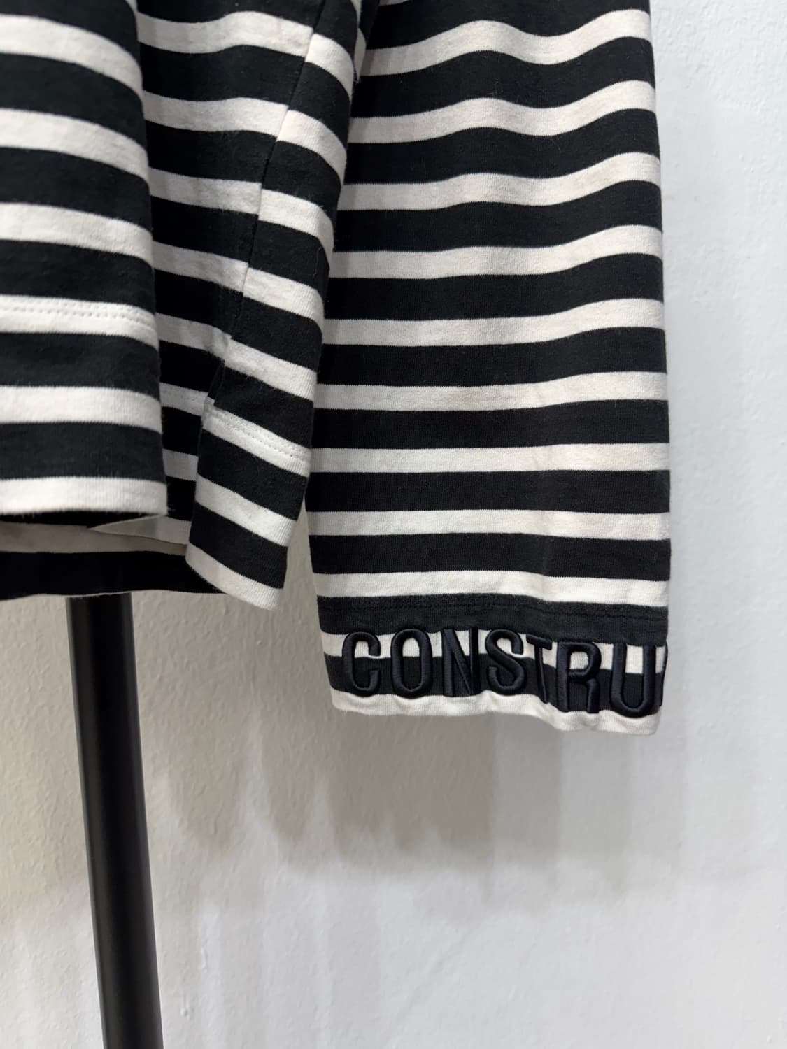 정품) 준지 오버핏 자수 레터링 긴팔티 44 상품이미지4