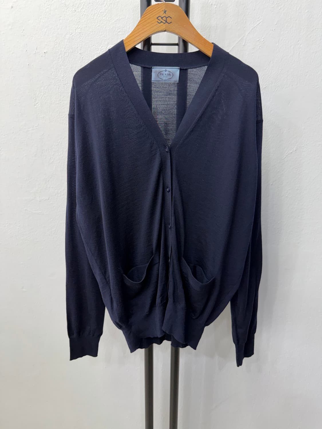 정품) 프라다 신형 루즈핏 네이비 가디건 40 상품이미지1