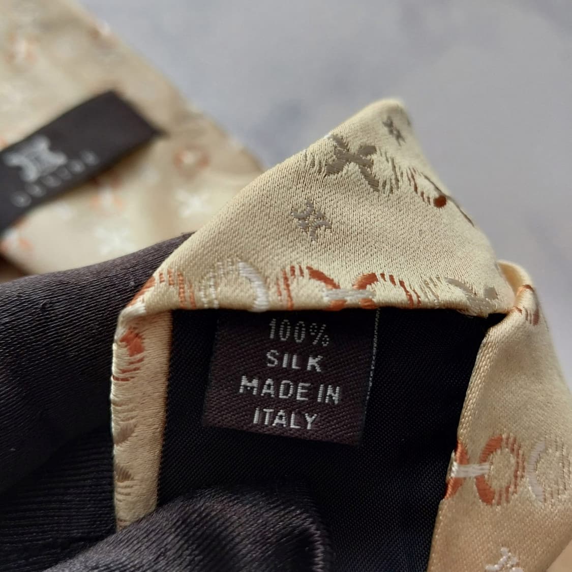 셀린느 실크 옐로우 트리오페 넥타이 9.4cm A+등급 K1420
 상품이미지10