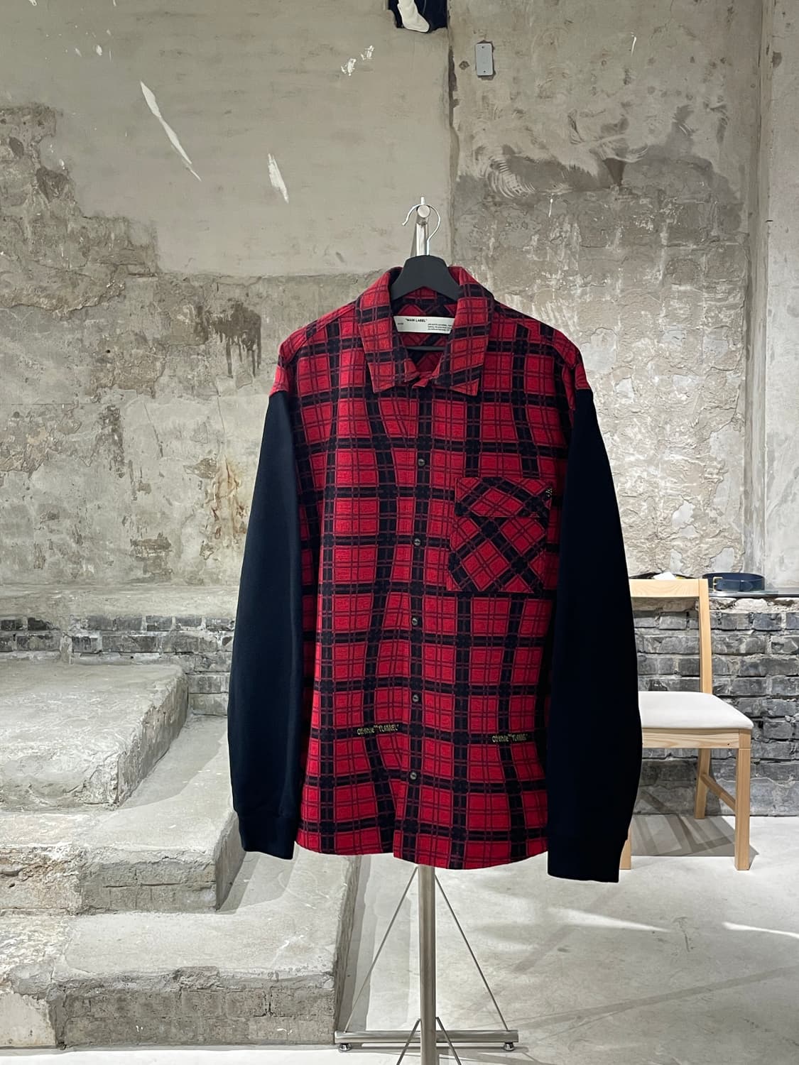 오프화이트 20S/S 레드 애로우 플란넬 체크 셔츠 상품이미지1