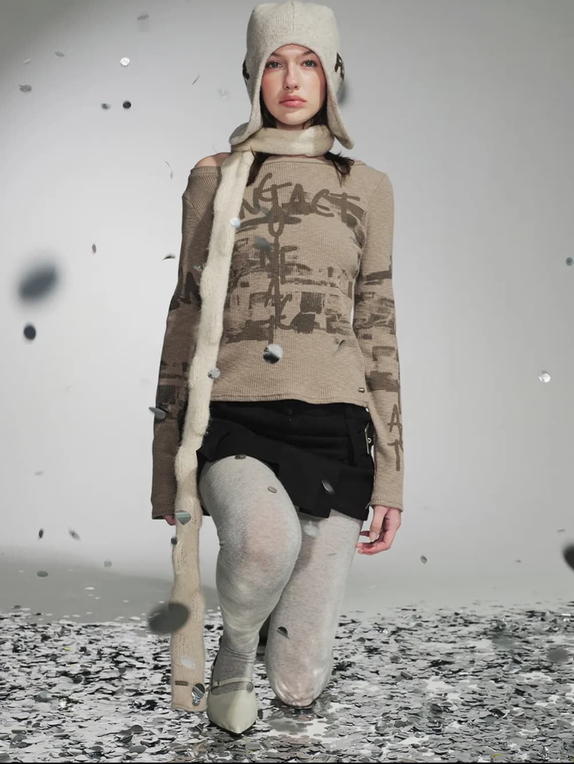 콘택트 프린트 탑 카키 상품이미지2