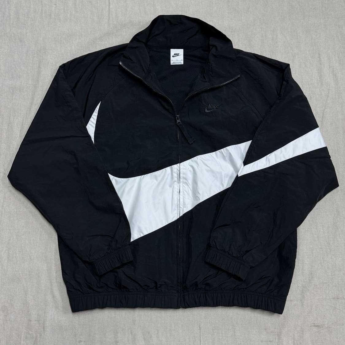 나이키 나일론 블랙스우시 빅로고 바람막이 XL 상품이미지1