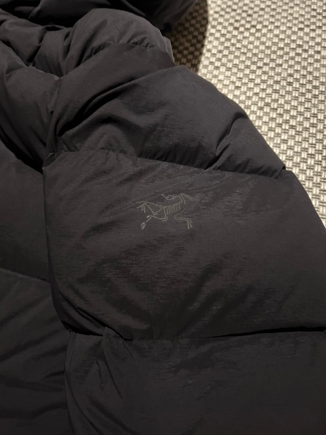 [새상품급] 아크테릭스 남성 리벳 다운 롱패딩 M 블랙 상품이미지3