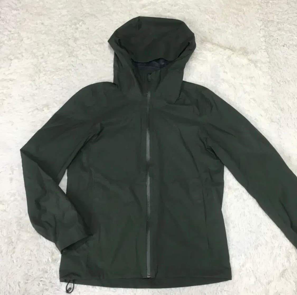 유니클로 블록테크 바람막이 자켓 상품이미지1