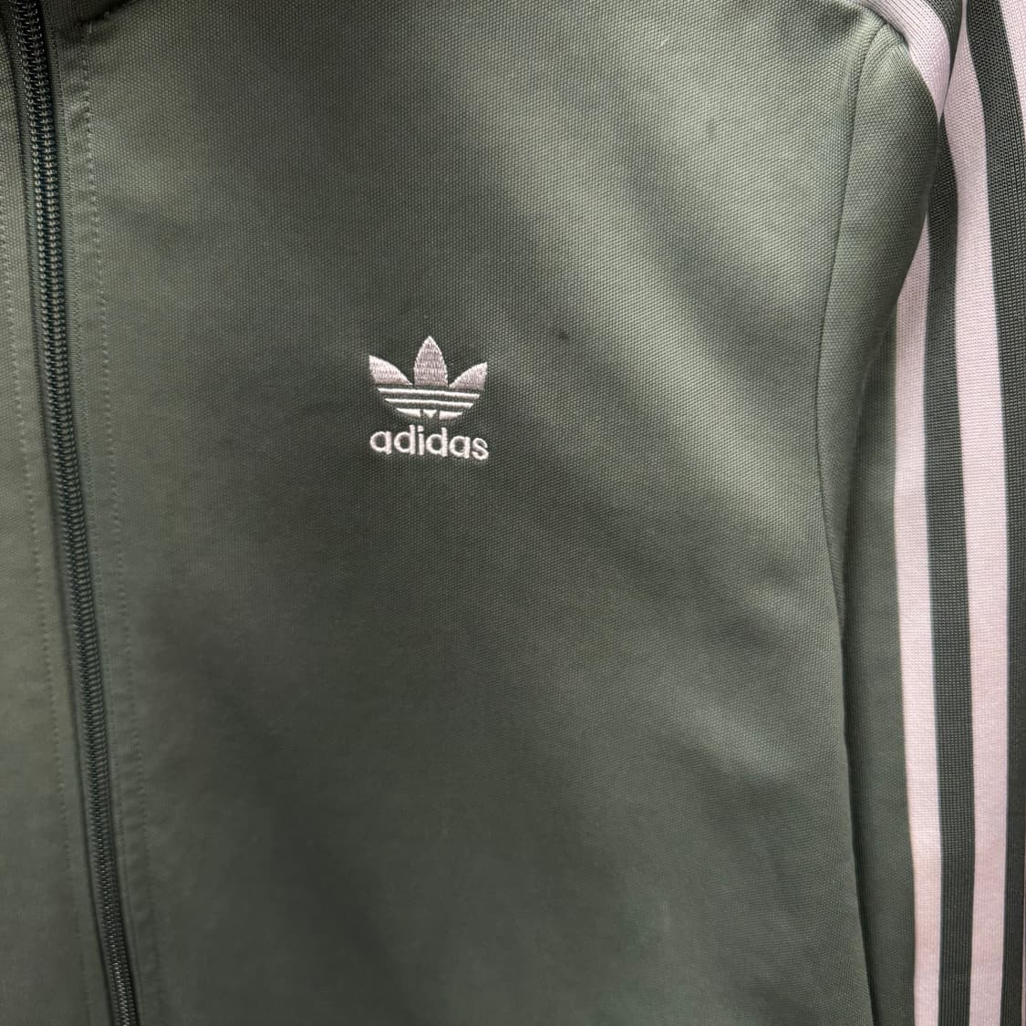 아디다스 오리지널 투웨이 트랙자켓 전면 로고 포인트 카키그린 상품이미지5