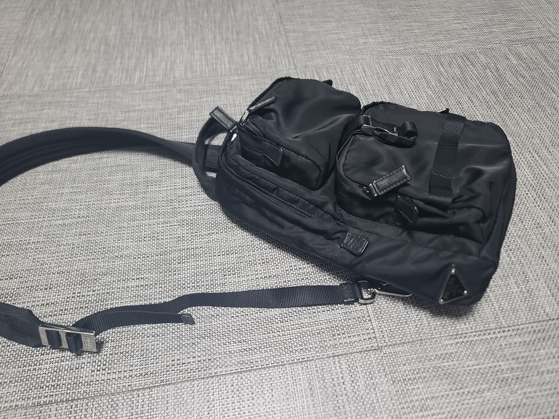 프라다 원숄더백팩 2vz013 바디백 크로스백 바이커백 메신저백 상품이미지1