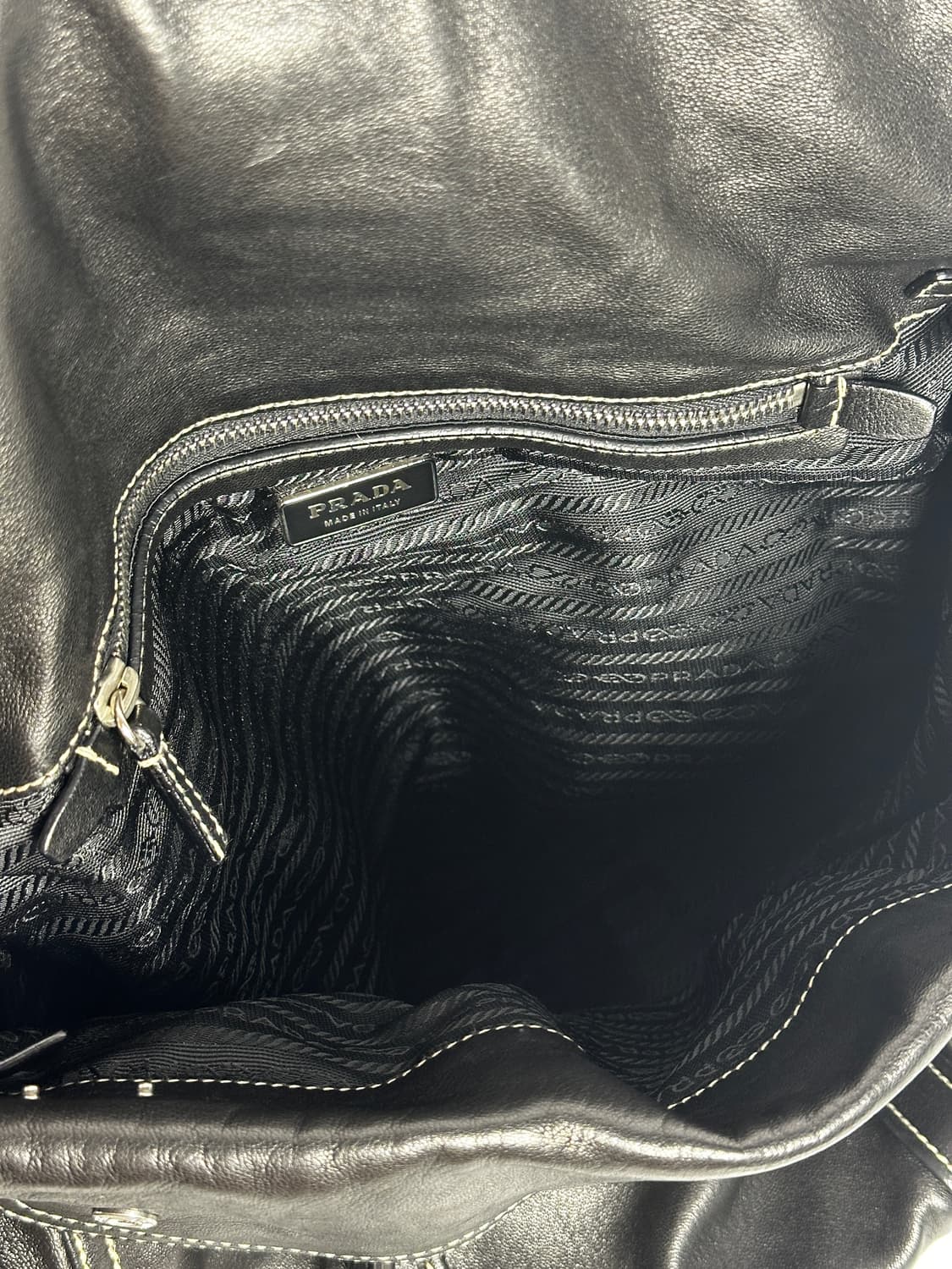 프라다 소프트 레더 토트백 (블랙) 상품이미지7